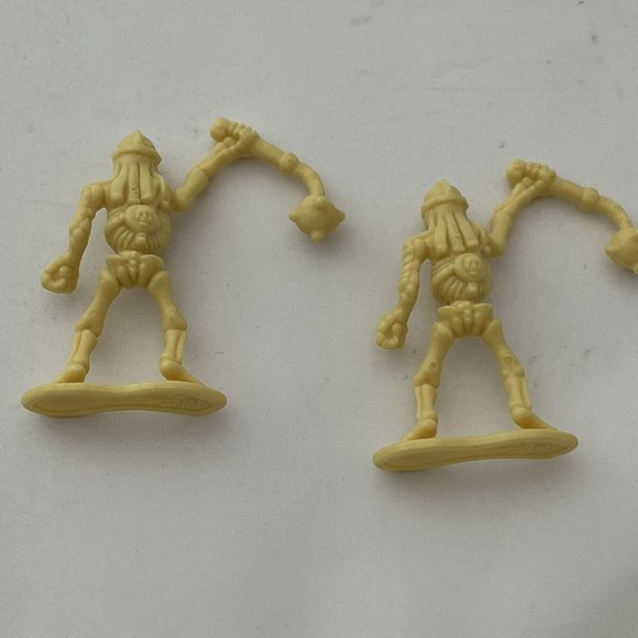 Lot Of Five Mini Plastic Battling Skeleton Pirate Figures Toysmith - Picture 12 of 14
